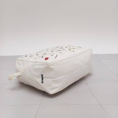 Borse per il trucco personalizzate di qualsiasi dimensione da Supreme Creations